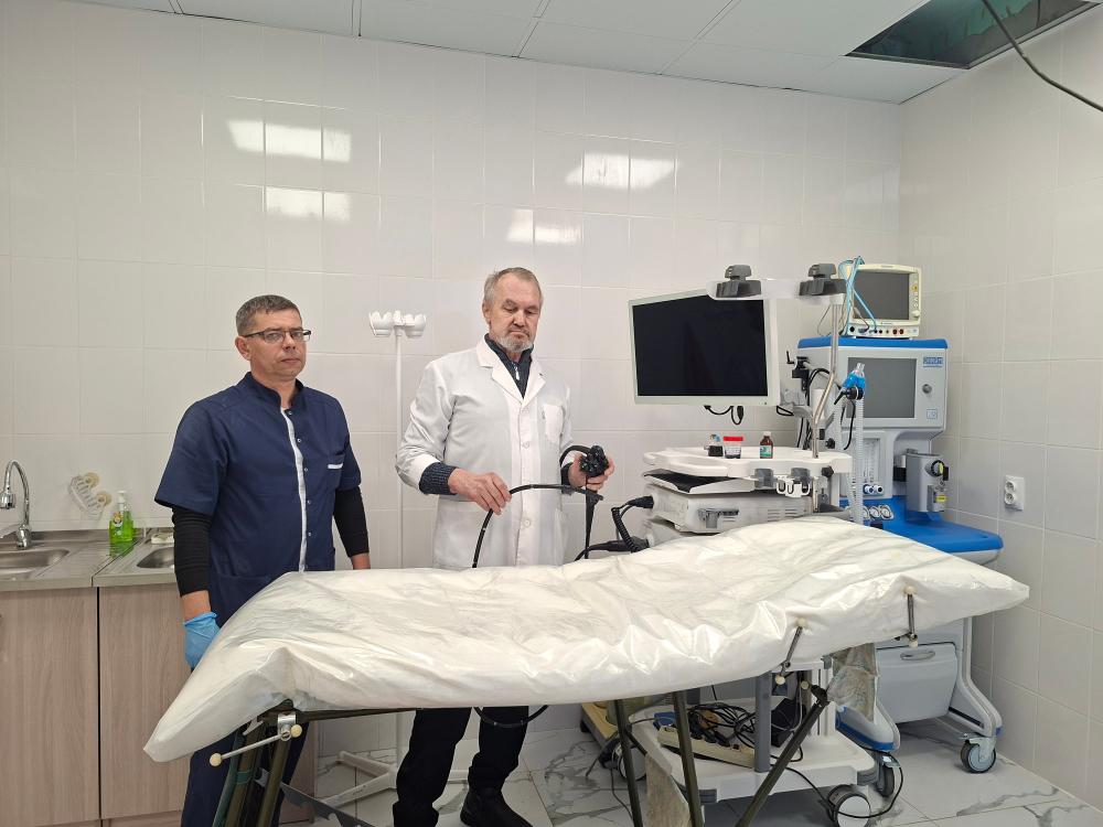 Специалисты кабинетов эндоскопии и колоноскопии переехали в новые отремонтированные помещения.